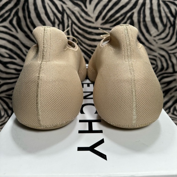 GIVENCHY - Picture 5 of 8